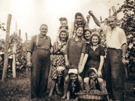 1943